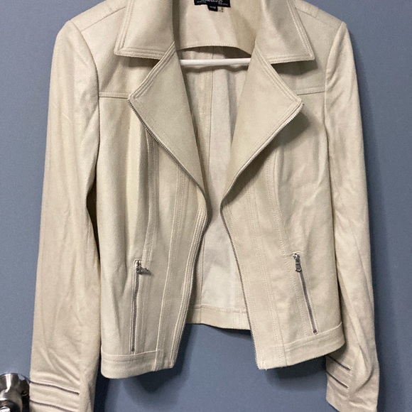 CHARLIE B Women's Cream Faux Leather Jacket - Picture 2 of 7
